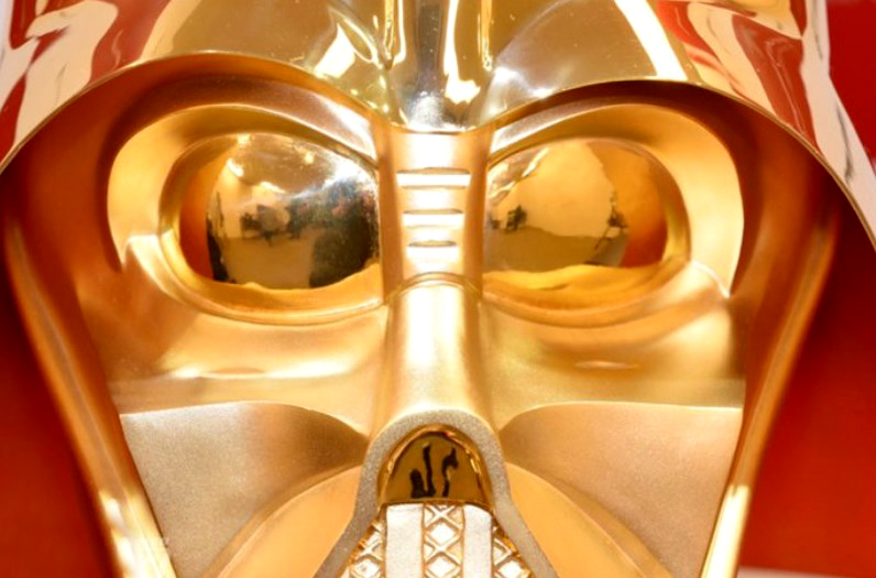 Златният шлем на Дарт Вейдър за 1.4 млн. USD