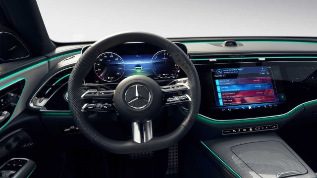 Разсекретиха интериора на най-новия Mercedes