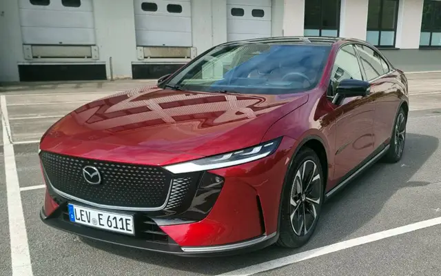 Тествахме "акулата" Mazda 6e (вижте и колко струва у нас) | интерФакти.БГ Тествахме "акулата" Mazda 6e (вижте и колко струва у нас)
