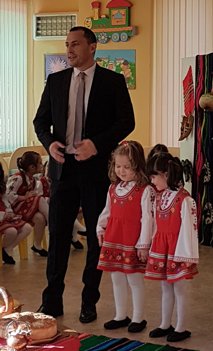 Ральо Ралев гост в ДГ „Бреза” за Деня на християнското семейство