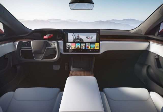 Tesla стартира да доставя новия Model S Plaid и увеличи цените с 10 хиляди $ | ФАКТИ.БГ Tesla стартира да доставя новия Model S Plaid и увеличи цените с 10 хиляди $