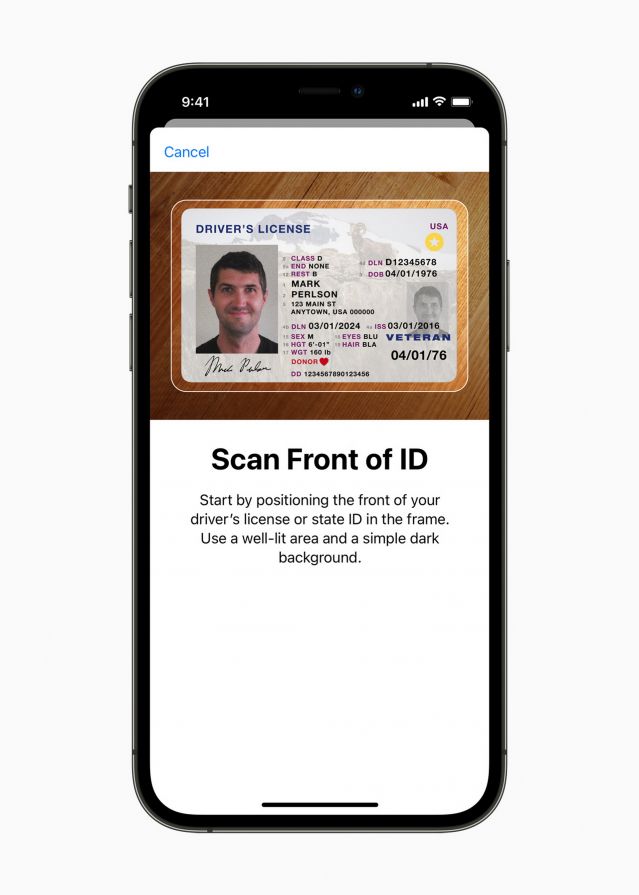 Потребители на Apple вече могат да използват дигитална шофьорска книжка