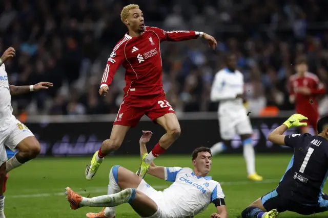 Ливърпул с категоричен успех в Марсилия и вече докосва осминафиналите 