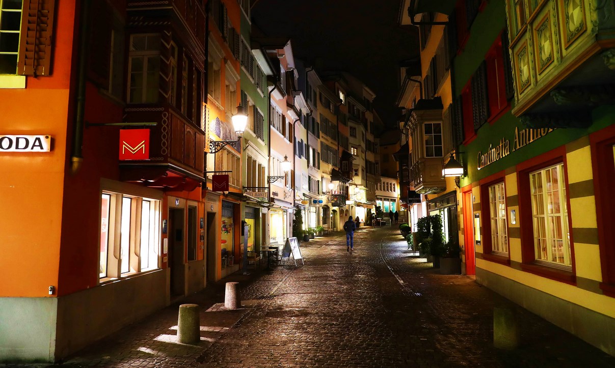 Един от най-скъпите градове нощно време (СНИМКИ)