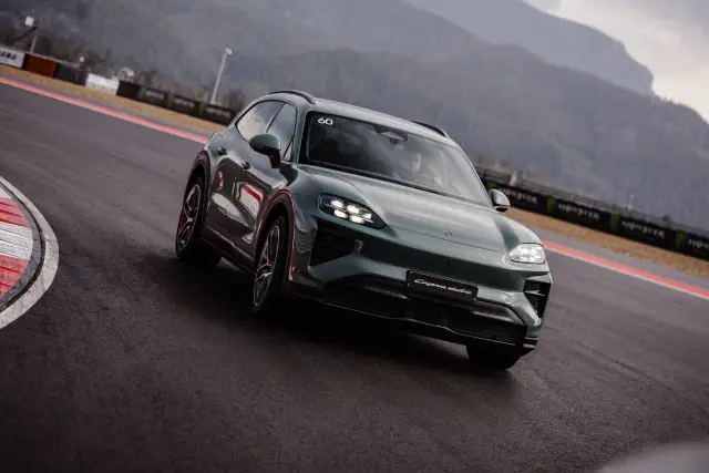 Тествахме най-мощното серийно Porsche в историята 