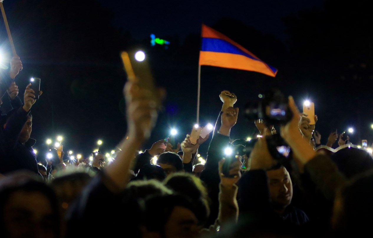 Политически сътресения в Армения (СНИМКИ)