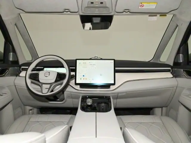 Прагматичният ход: Volvo изоставя чистото електричество