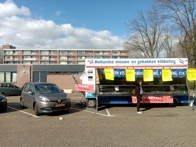 Наш студент в Нидерландия за ФАКТИ: Отвориха кофи шоповете, за да спре продажбата на трева