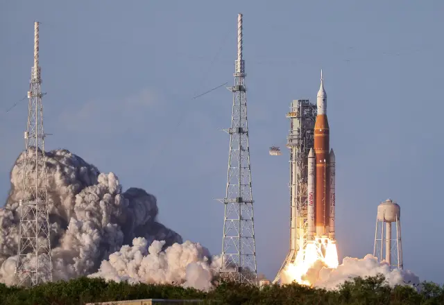 Решаваща стъпка: „Артемис II” влезе в зоната на гравитация на Луната