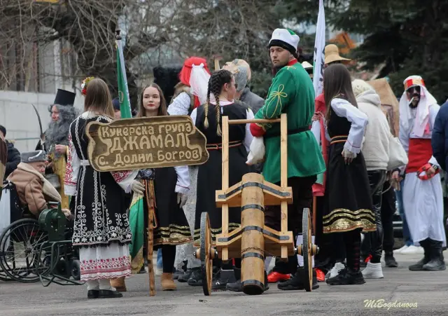 Над 13 000 участници в тазгодишното издание на „Сурва 2026“ (ВИДЕО+СНИМКИ)