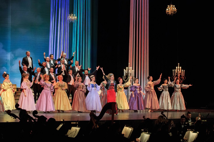„Новогодишен оперетен бал“ пожъна огромен успех в НДК (снимки)