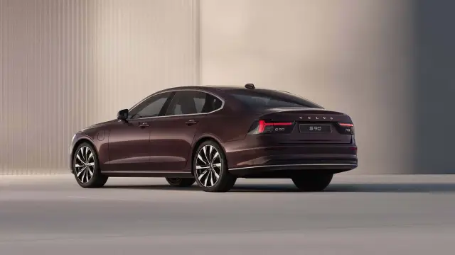 Дебют за Volvo S90, само че няма да го забележим у нас