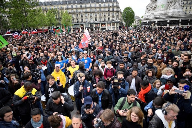 Протест в Париж след избора на Макрон за президент (СНИМКИ + ВИДЕО)