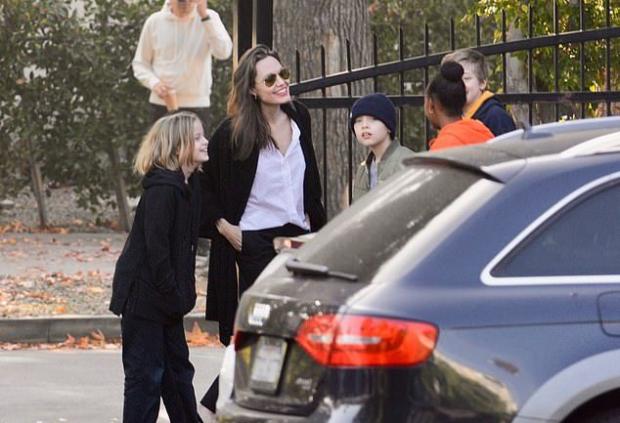 12-годишната дъщеря на Анджелина Джоли потресе всички (СНИМКИ)