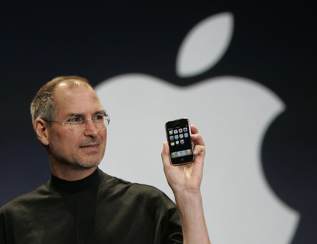 Рекорд! Apple стана първата компания с пазарна оценка от над <p> трилион