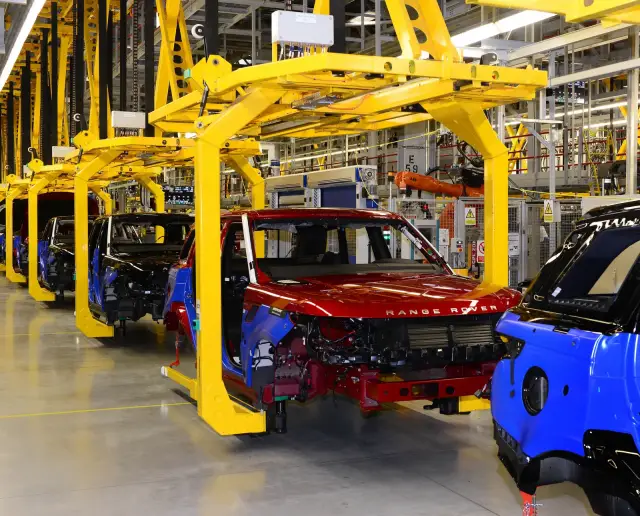 Проблем с доставки на части спря производството на Range Rover и Range Rover Sport