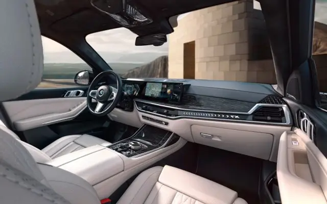 BMW launched the ultra-luxurious X7 Signature Edition 