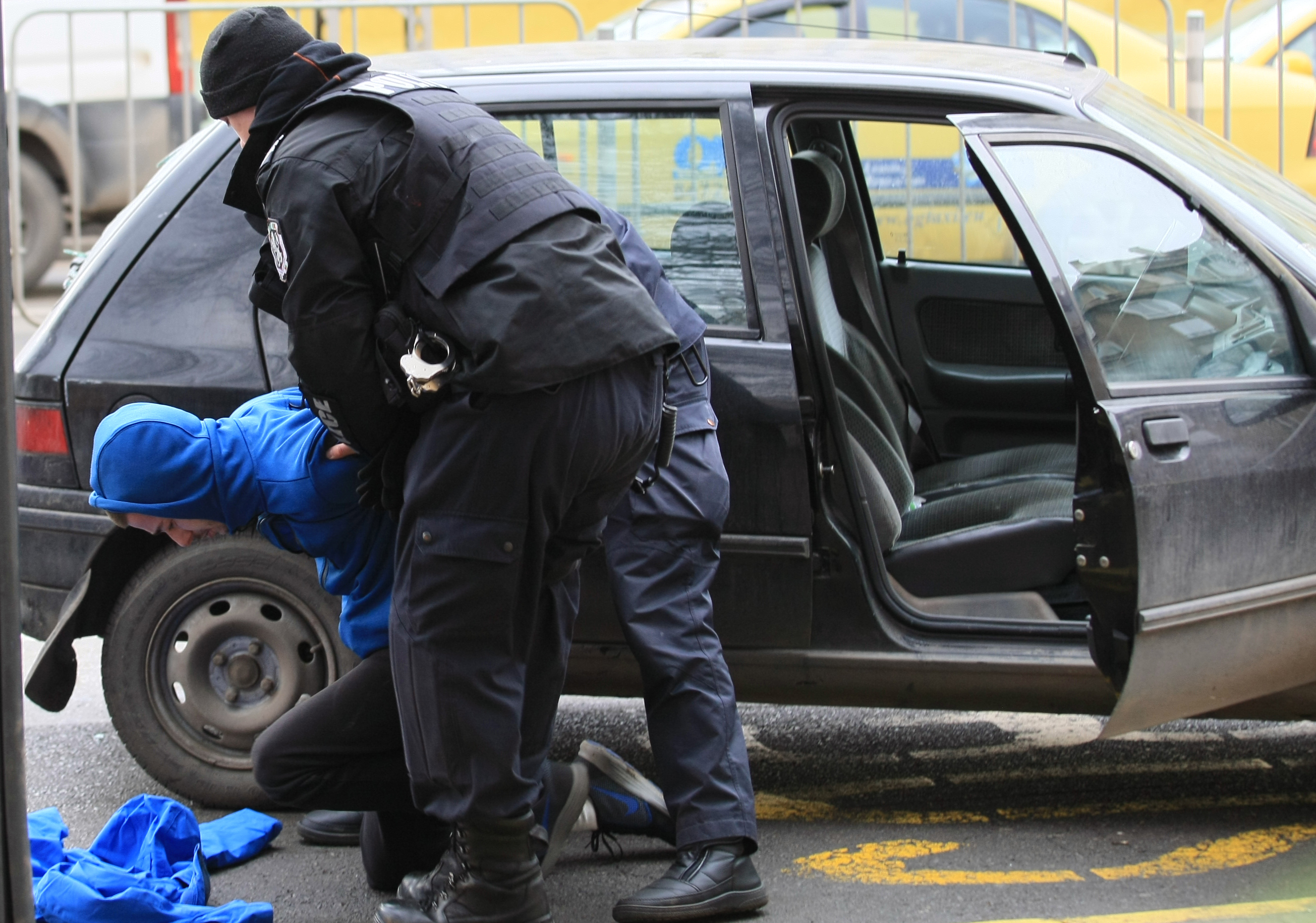 Подробности за задържаните на бул. "Васил Левски" в столицата (СНИМКИ)