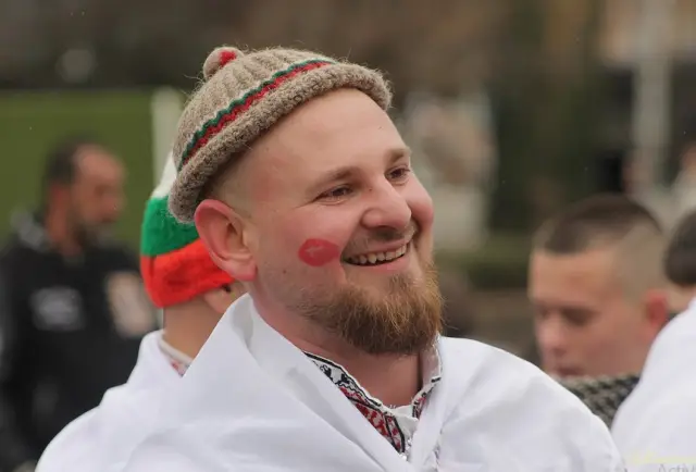 Най-добрите групи на Сурва 2026 ще дефилират през днешния ден (СНИМКИ)