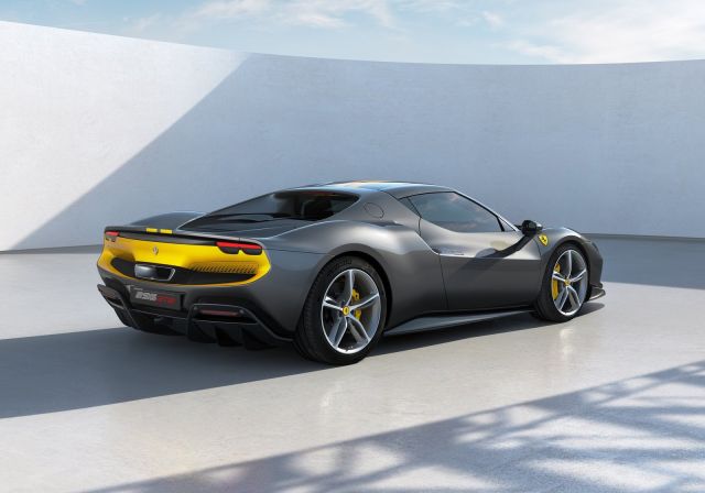 Проблемите на богатите: Трябва да чакате поне две години за ново Ferrari