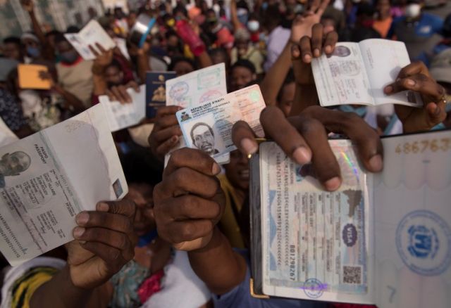  Съединени американски щати отхвърлиха военна помощ на Хаити (СНИМКИ) 