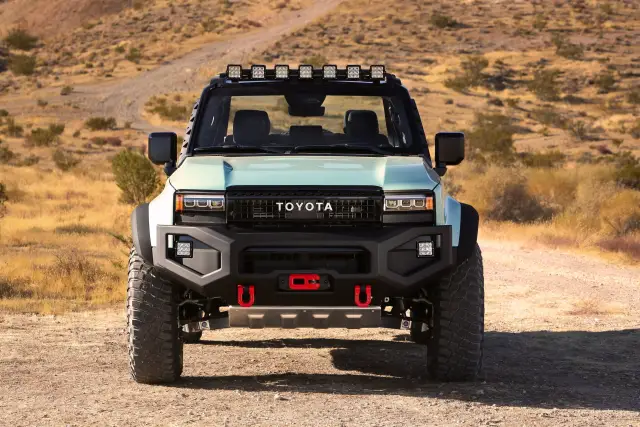 Toyota може да пусне изцяло нов Land Cruise Pickup, но само ако клиентите го искат