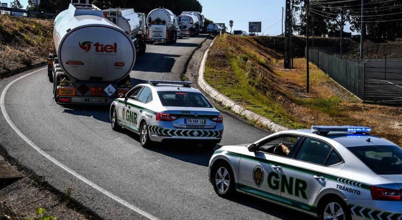 Как изглежда съвременен бензинов колапс: На живо от Португалия