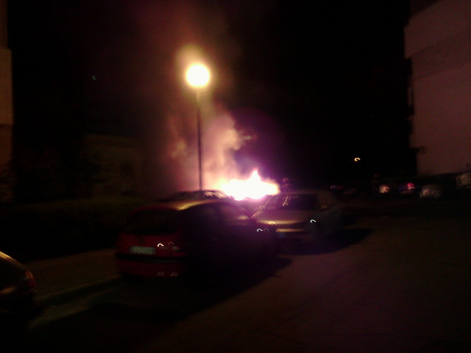 Две коли изгоряха в столичния квартал „Люлин”