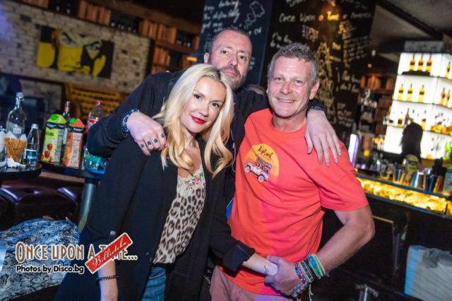 Шокиращи СНИМКИ от афтър празненството на Шокиращи СНИМКИ от афтър празненството на