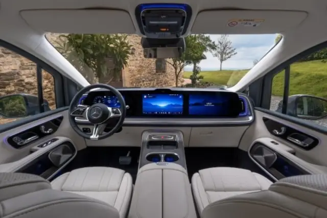 Новият Mercedes-Benz VLE пренася лукса от S-класата в салона на големите семейни ванове