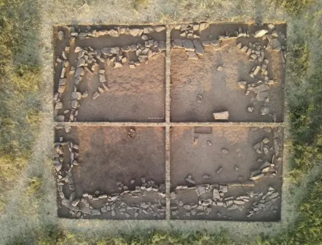 Откриха остатъци от жилище от бронзовата ера (СНИМКИ)