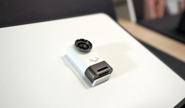 Спомагателна камера за 3D снимки