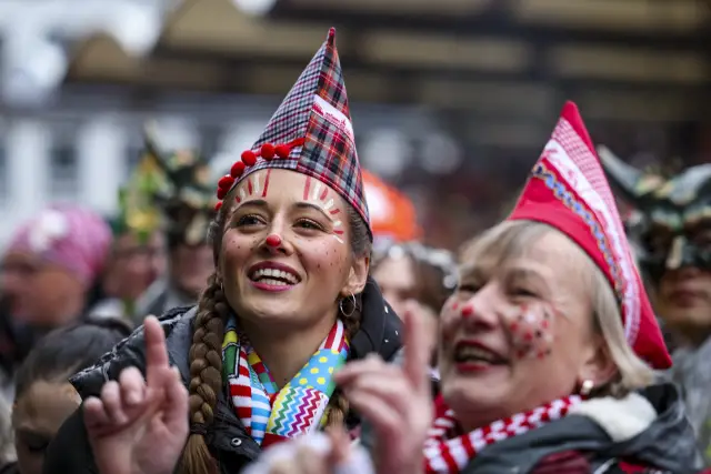 В Кьолн и Дюселдорф започнаха карнавалите преди Пепеляна сряда
