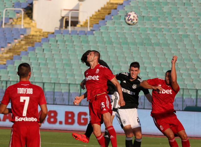  ЦСКА 1948 и ЦСКА сътвориха същинско представление за 2:4 