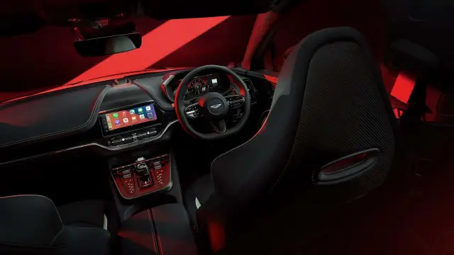 Aston Martin показа още по-мощна версия на DBX