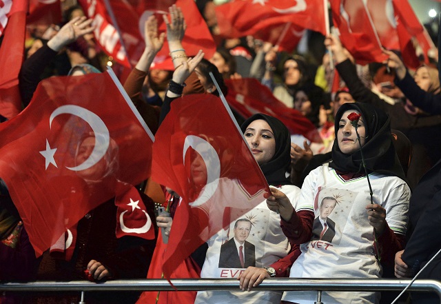 Анкара търси подкрепа за конституционната реформа