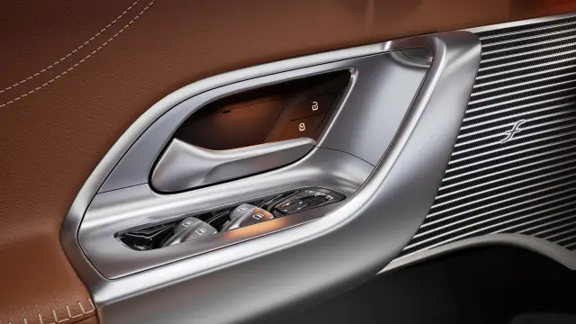 Огромен екран в най-новия Mercedes: Стилно или прекомерно?