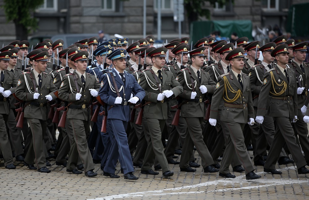 Грандиозен военен парад в София (Снимки)