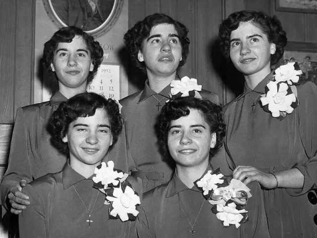 Last of the famous Dion quintuplets dies PHOTO 
