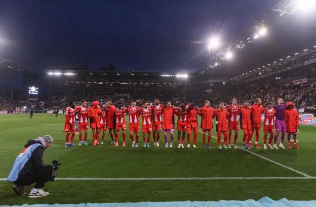 Байерн Мюнхен с разгром, подобри рекорд и след седмица може да е шампион