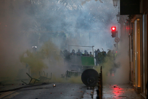 Невиждана анархия в Париж