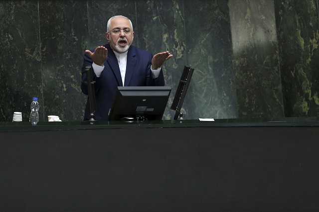 Иран клекна пред американските санкции