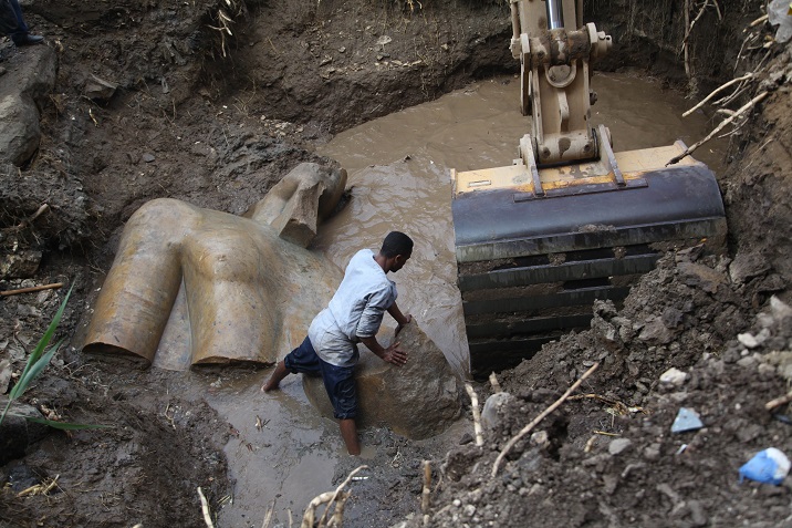 Откриха величествена статуя на Рамзес II