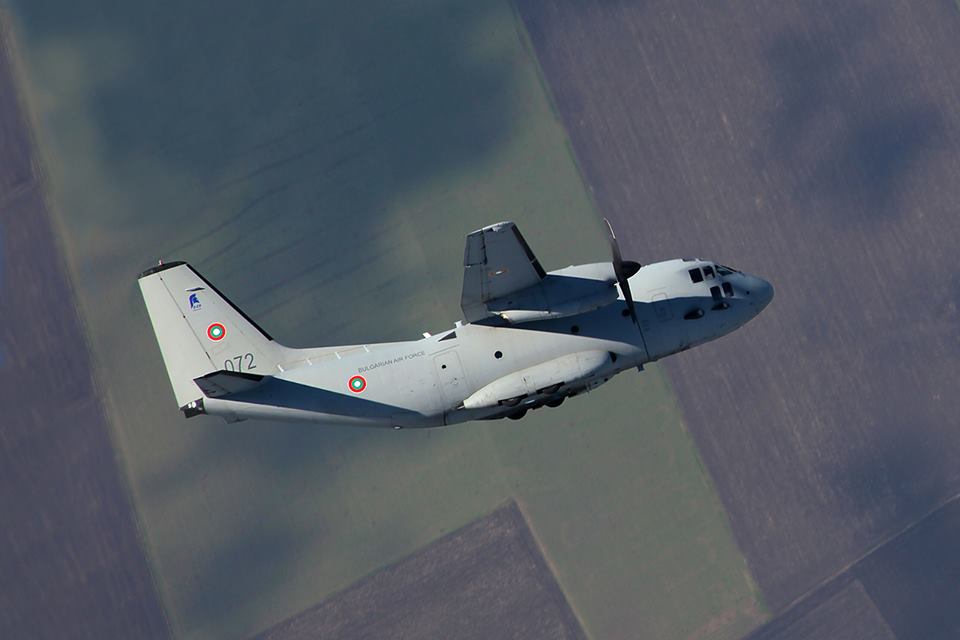 Военни самолети ще кръжат над София три дни