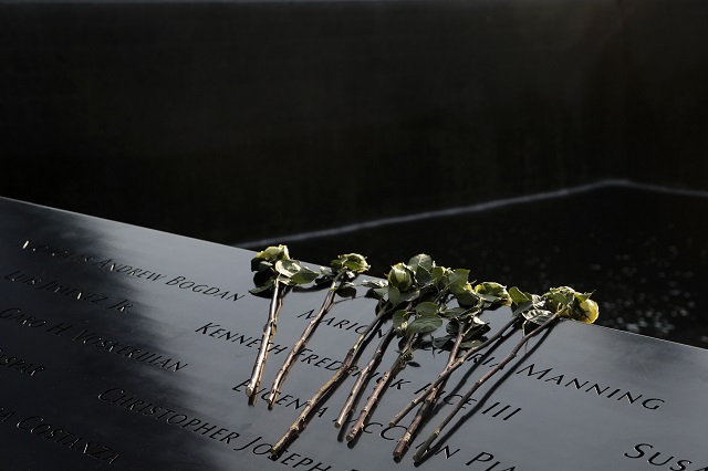 16 години от ужаса в Ню Йорк и Вашингтон (СНИМКИ)