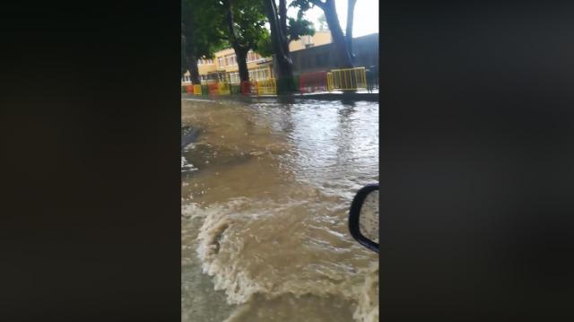  Порой над Варна, улиците още веднъж са под вода 