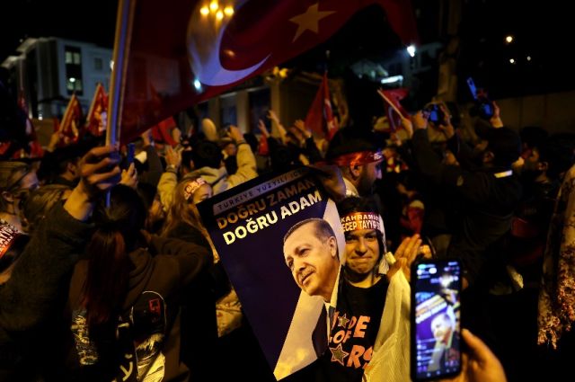 Колона от камиони премина през Истанбул в подкрепа на Ердоган