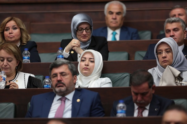 Новият турски парламент влезе в играта (СНИМКИ)