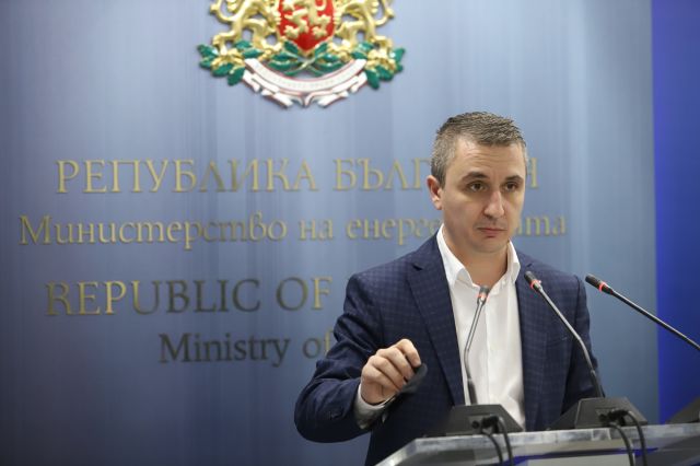  Вече съвсем месец “Газпром ” не ни дава копие от неоткриваемата пътна карта 