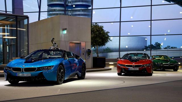  Вижте последните 18 неповторими роудстъра BMW i8 